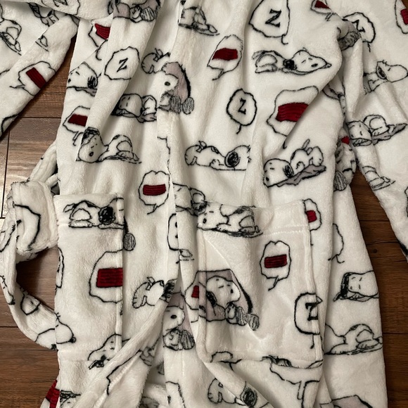 Peanuts sleeping snoopy hooded robe s/m or l/xl - Picture 2 of 4